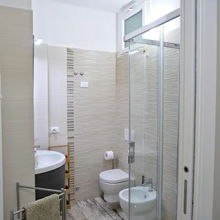 Casa vacanze Minerva - Bilocale Indipendente, Posto Auto E Bici