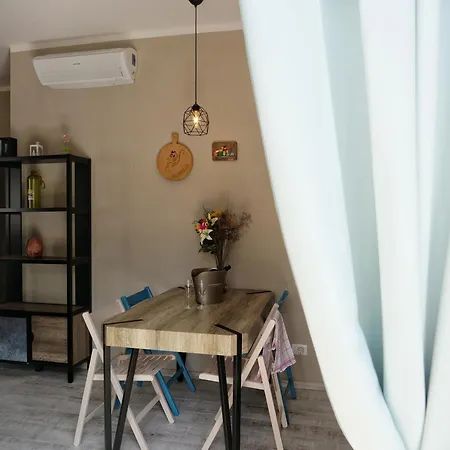 Minerva - Bilocale Indipendente, Posto Auto E Bici Vakantiehuis Grado